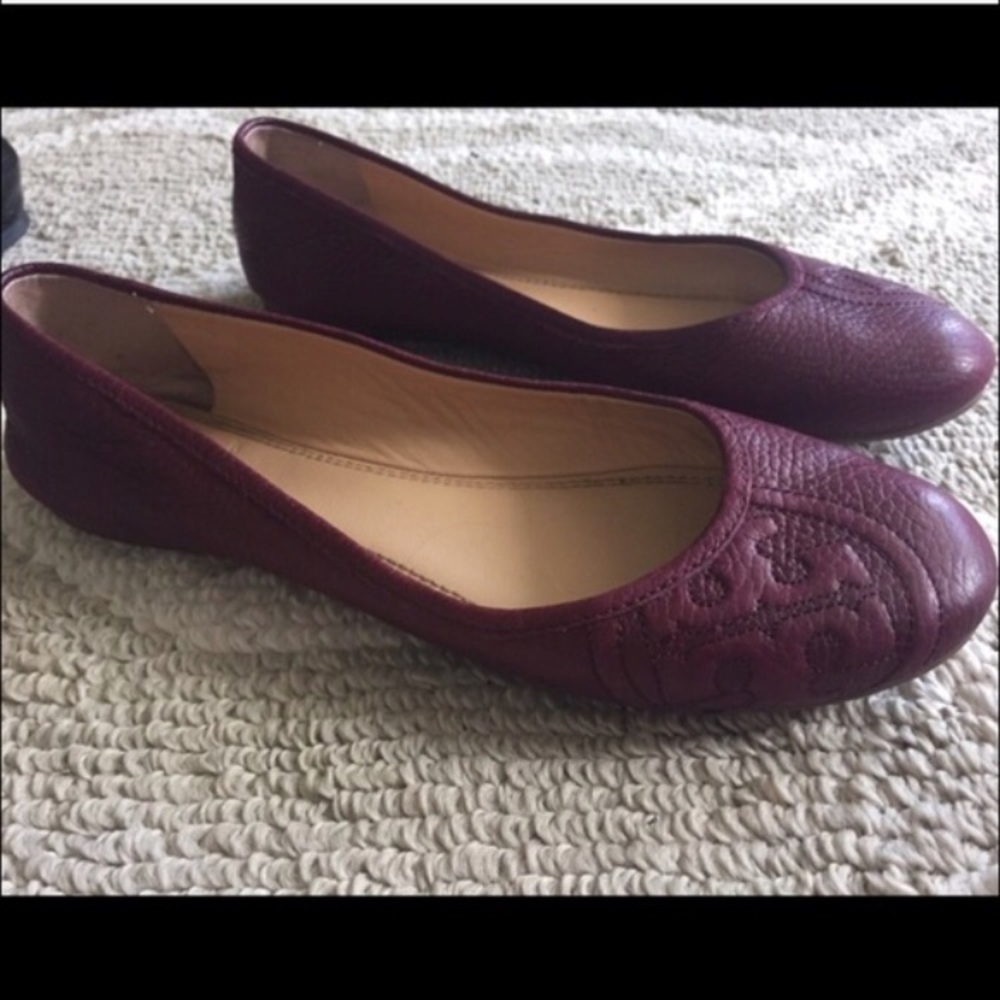 Tory Burch Ruby Flat- Cabernet. size 7